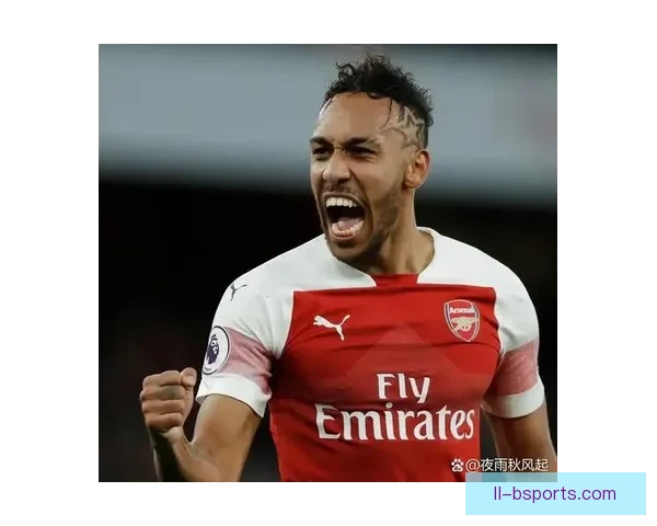 奥巴梅扬凭欧联杯惊艳表现荣膺金靴奖荣耀加身