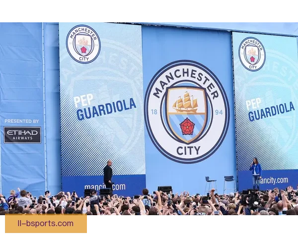 曼城官方宣布年轻后卫刘易斯续约五年锁定未来阵容