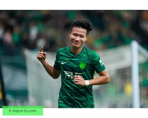 林良铭精彩破门震撼全场助力球队战胜日本